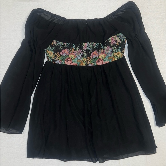 Floral Embroidered Fairy Whimsical Women’s Dress - Picture 4 of 4